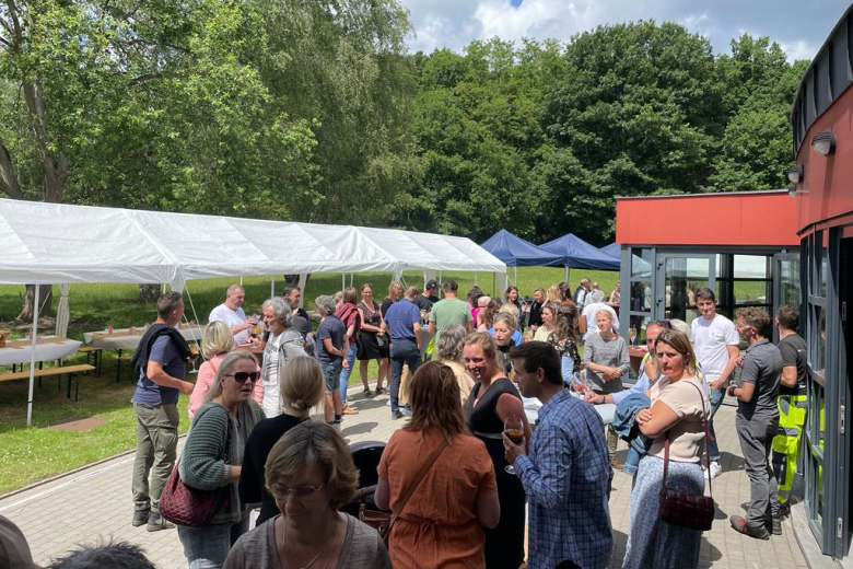 terras met tuin meetingcentrum Eenheid